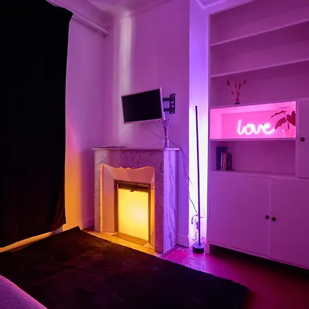 Romantique - Carre D'or Proche De La