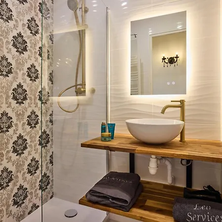 Romantique - Carre D'or Proche De La 尼斯